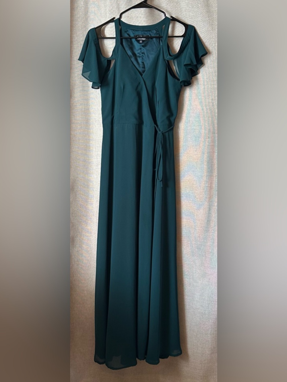 Lulu’s•flutter sleeve wrap dress•medium•polyester•forest green•cold shoulder